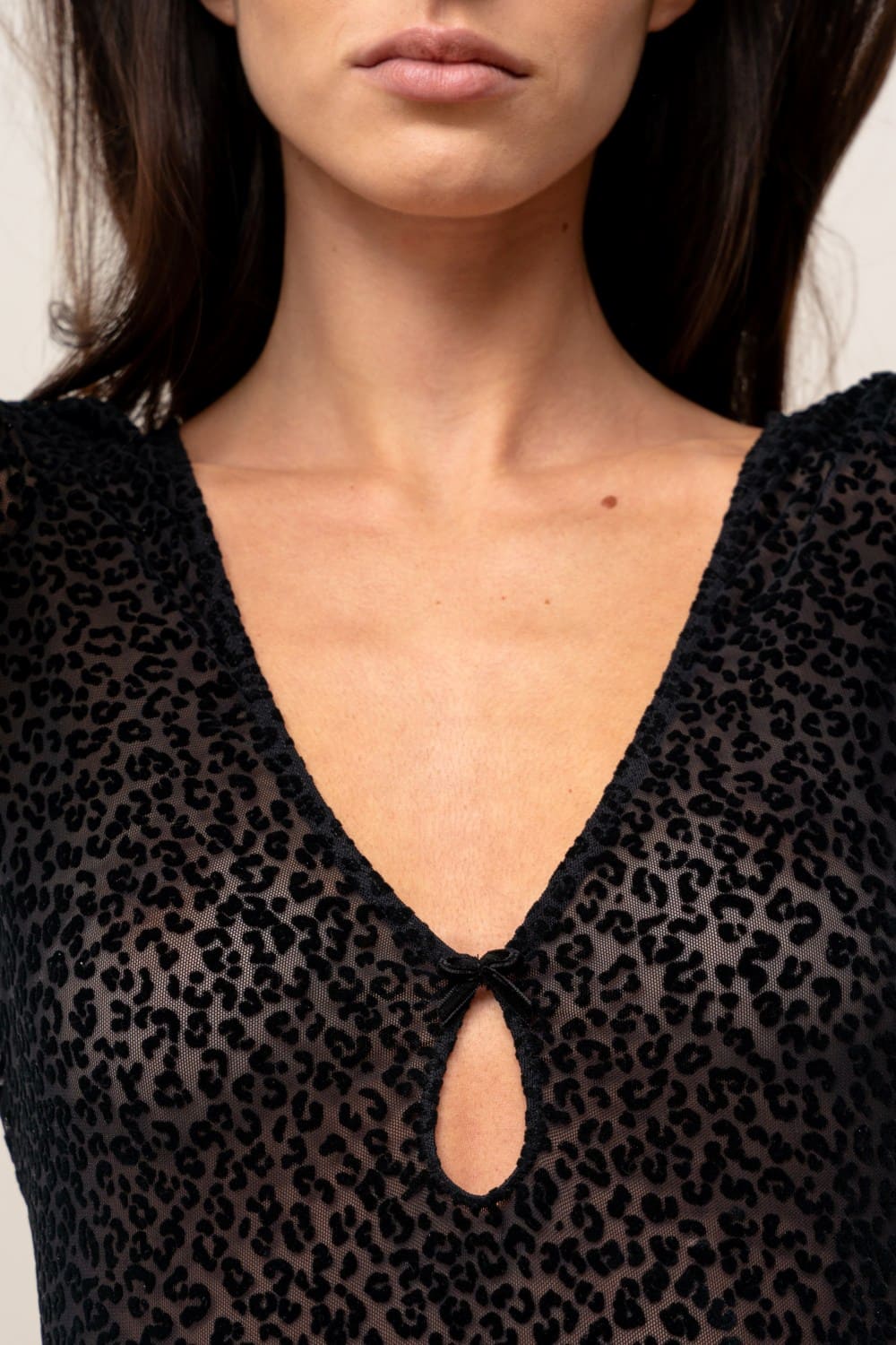 Justine Body Noir Front Close